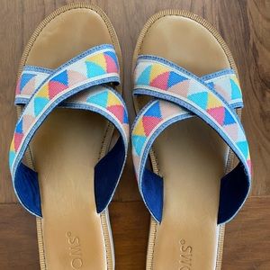 Toms flat sandals